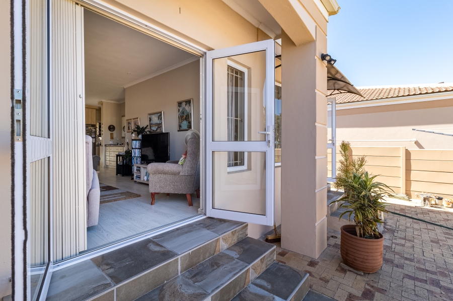 1 Bedroom Property for Sale in Sonstraal Heights Western Cape